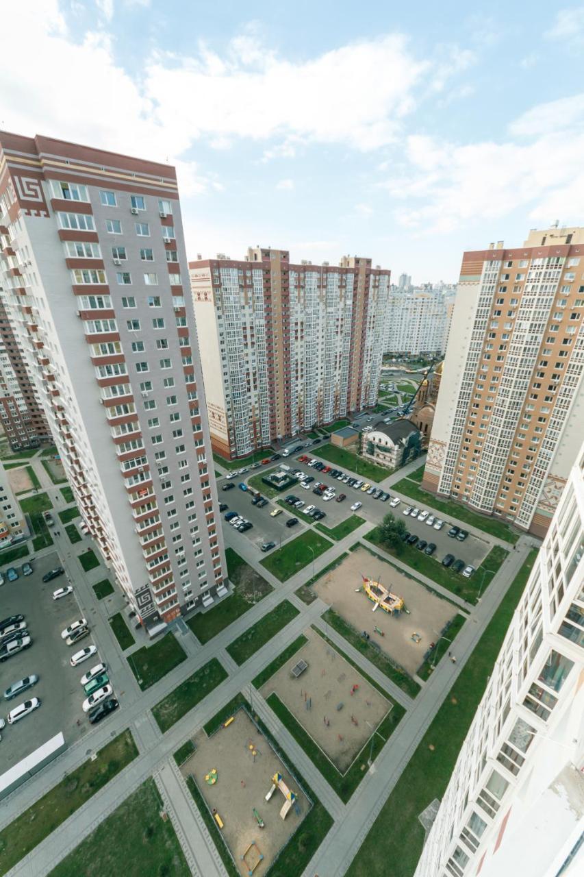 Poznyaky Apartments Patriotika Киев Экстерьер фото