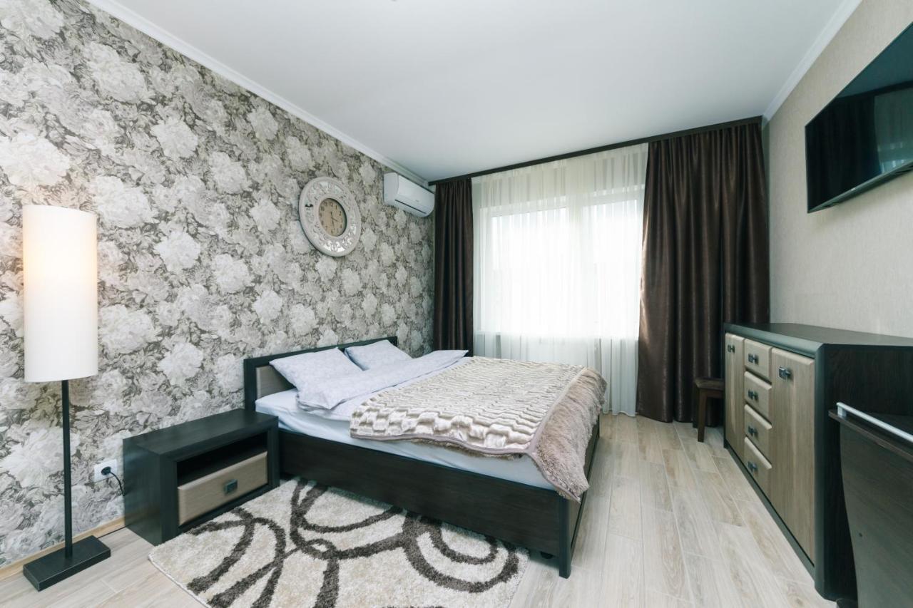 Poznyaky Apartments Patriotika Киев Экстерьер фото