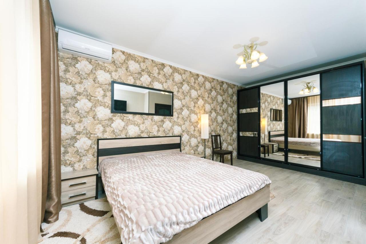 Poznyaky Apartments Patriotika Киев Экстерьер фото