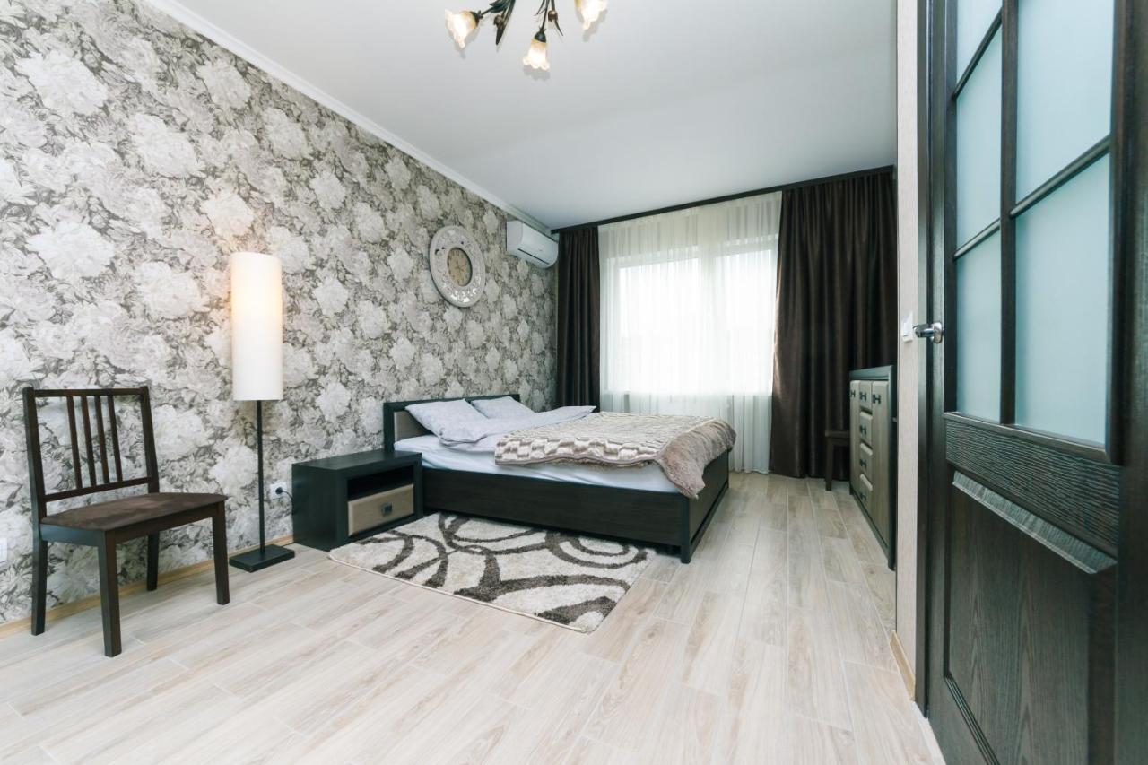 Poznyaky Apartments Patriotika Киев Экстерьер фото
