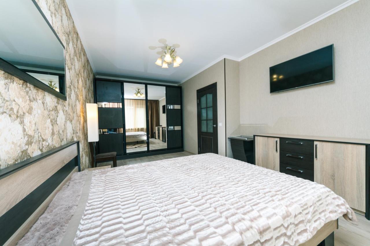 Poznyaky Apartments Patriotika Киев Экстерьер фото
