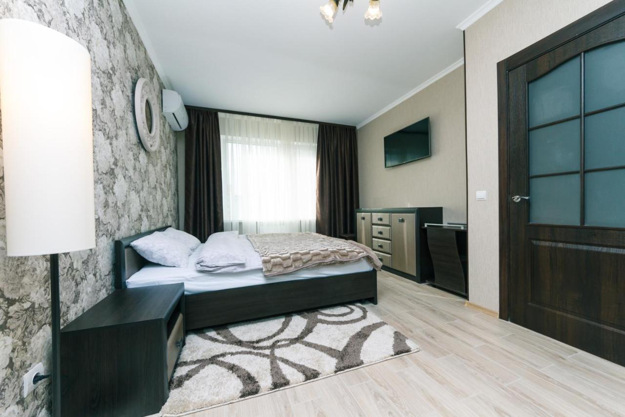 Poznyaky Apartments Patriotika Киев Экстерьер фото